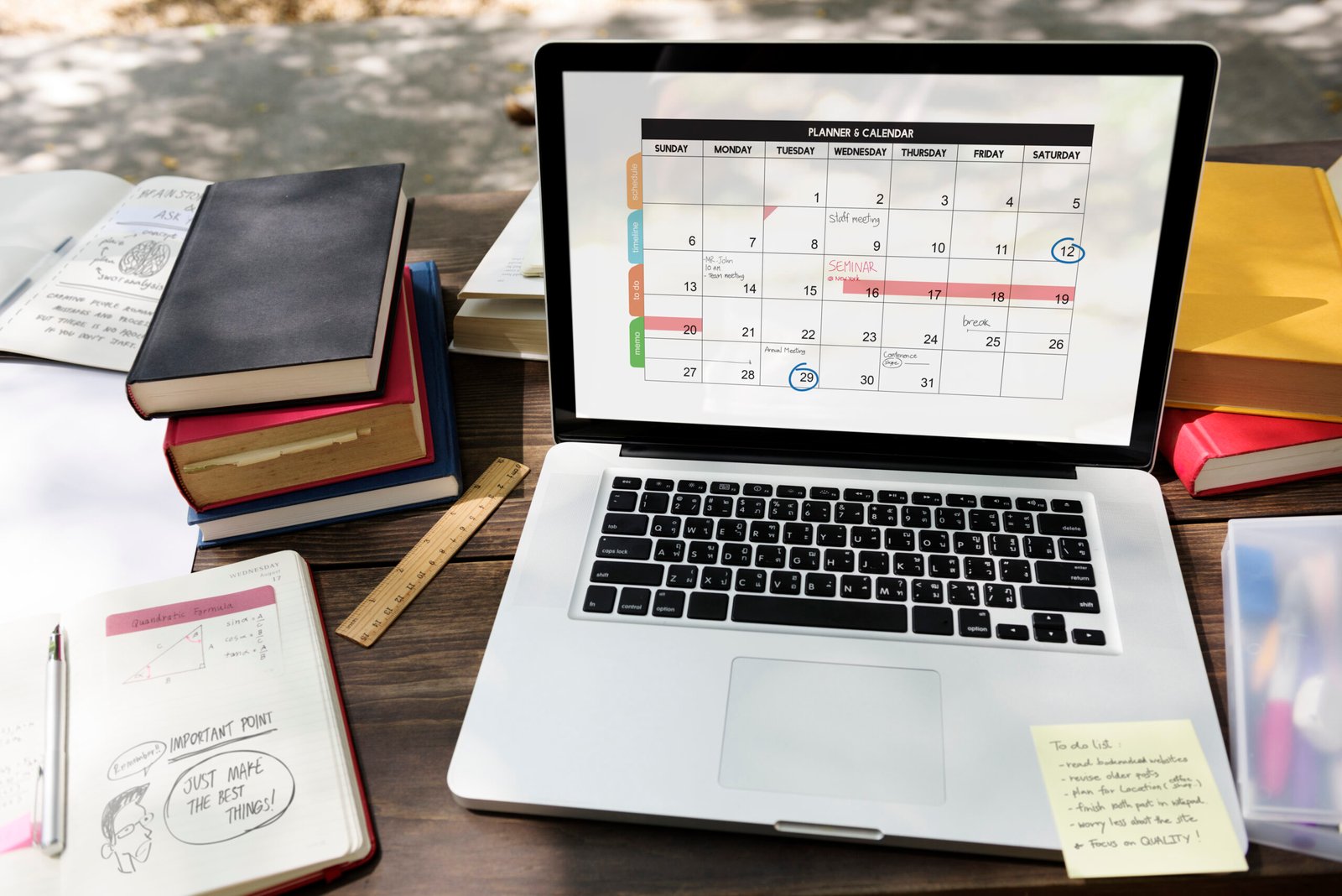 Beat the Holiday Scheduling Blues with Shift Planning Apps