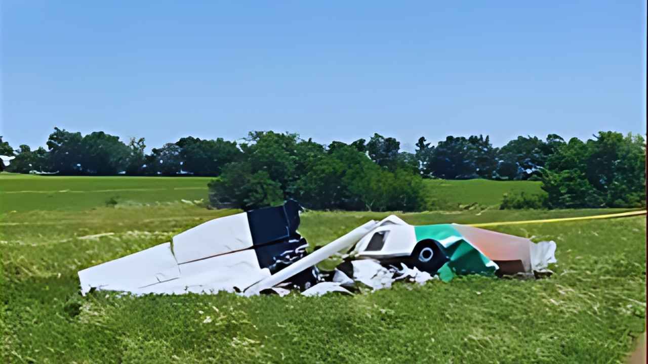 Skydivers' Daring Escape: Plane Crashes in Missouri Hayfield